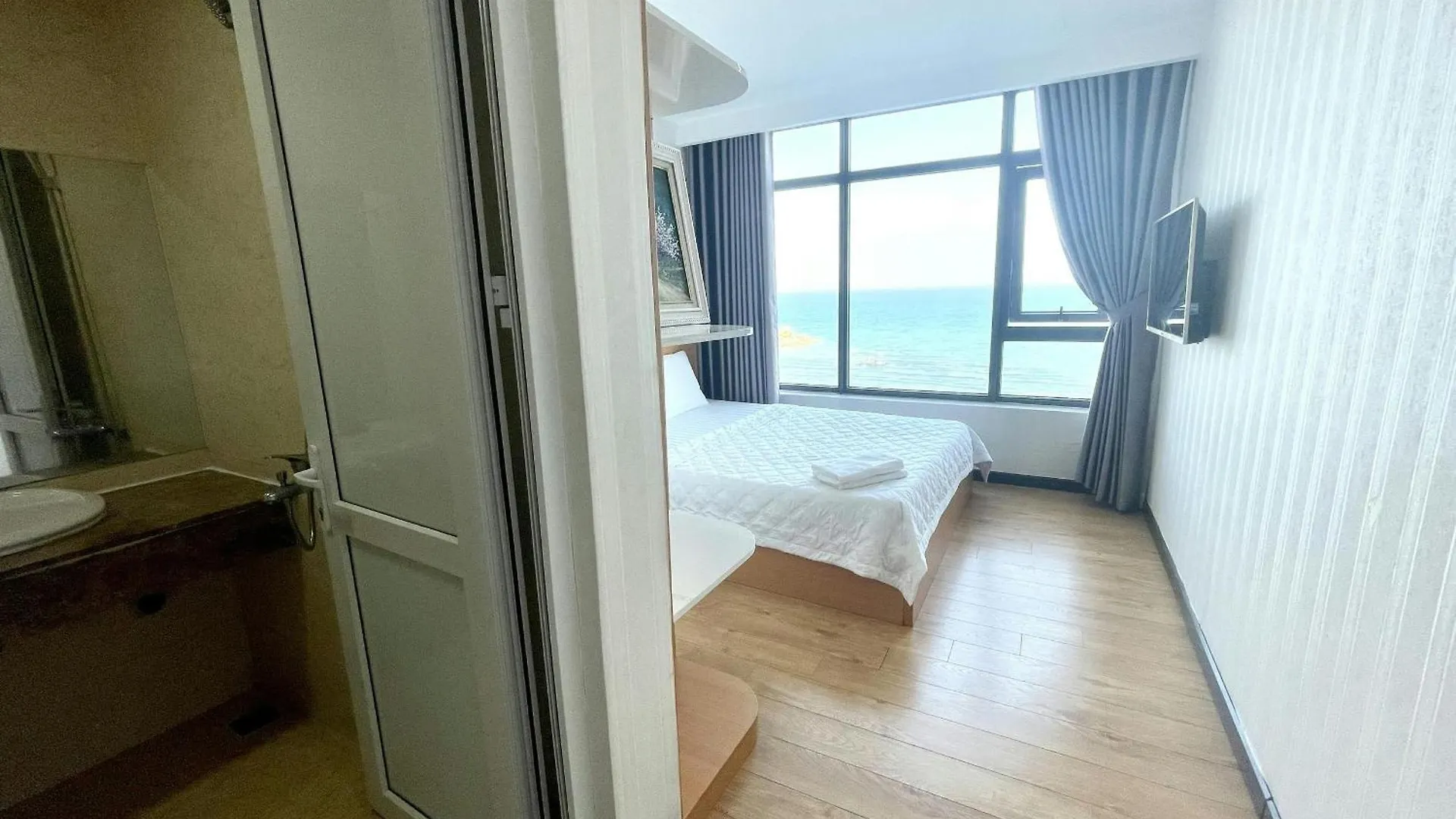 Apartment The Gold Beach Luxury Nha Trang